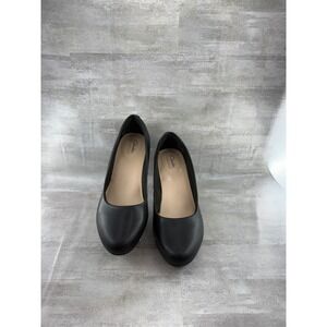 Clarks Collection Adriel Viola Black Round Toe Platform Pumps Heels 7.5 M